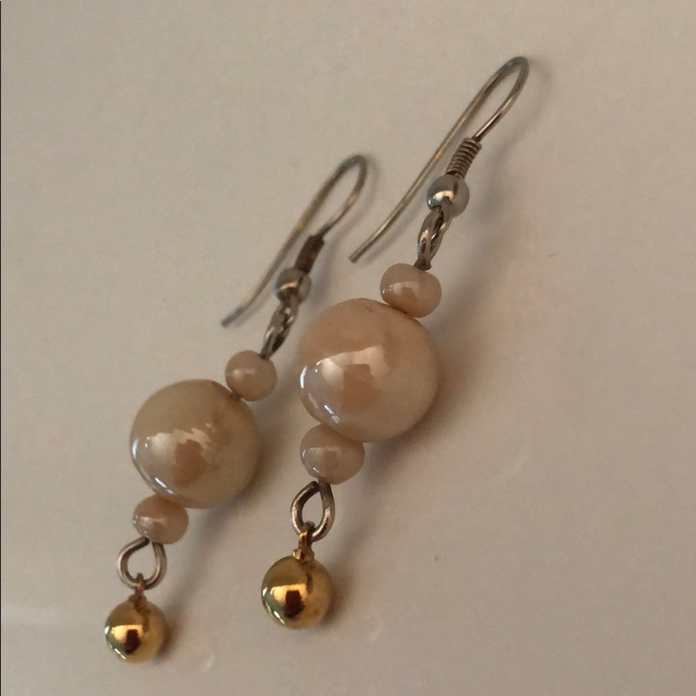 VINTAGE OPALESCENT IVORY AND GOLDTONE BALLS - Picture 2 of 6